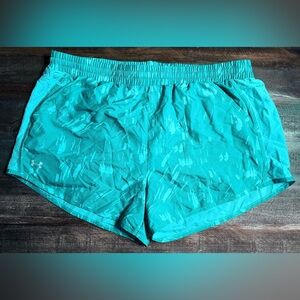 Under Armour HeatGear By 2.0 Shorts Size L—NWOT